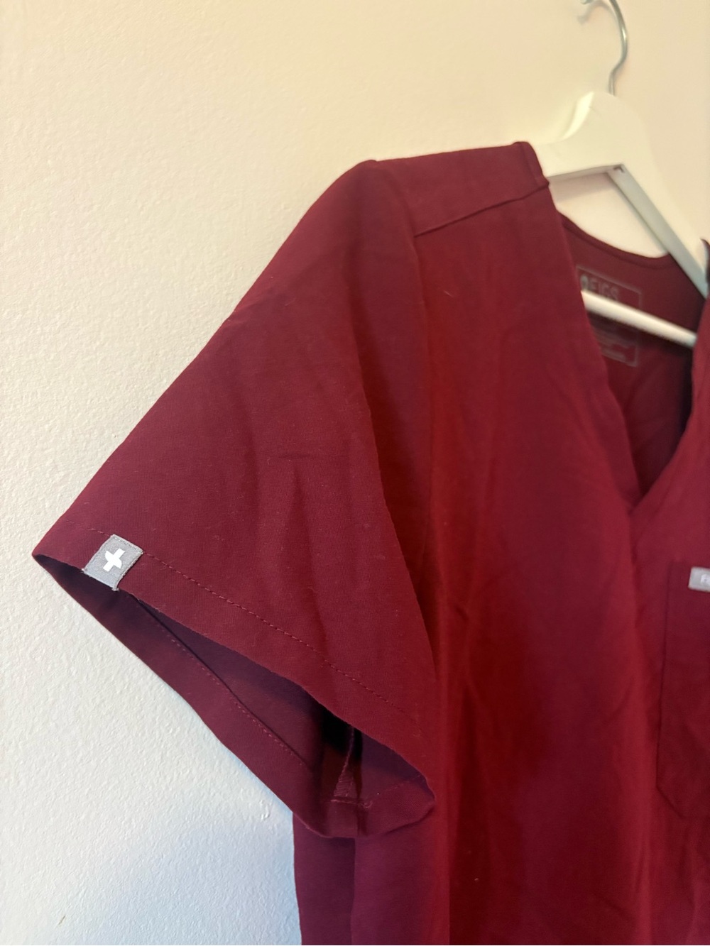 FIGS Women's Catarina One-Pocket Scrub Top M - Picture 6 of 7